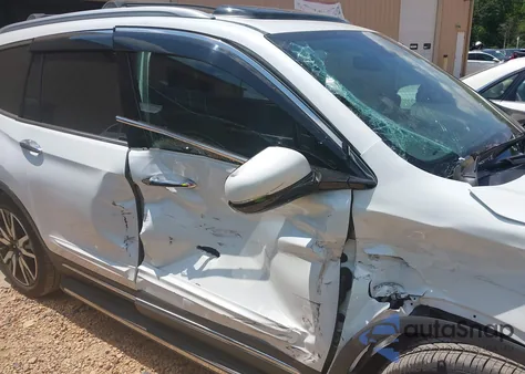 2022 Honda Pilot 2Wd Touring 8 Passenger z USA, uszkodzony, nr VIN 5FNYF5H96NB004676